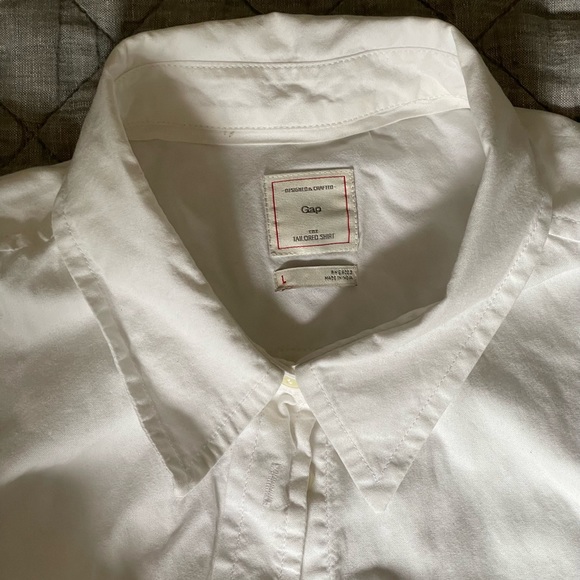 GAP Crisp White Button Down Collard Shirt - Picture 2 of 10